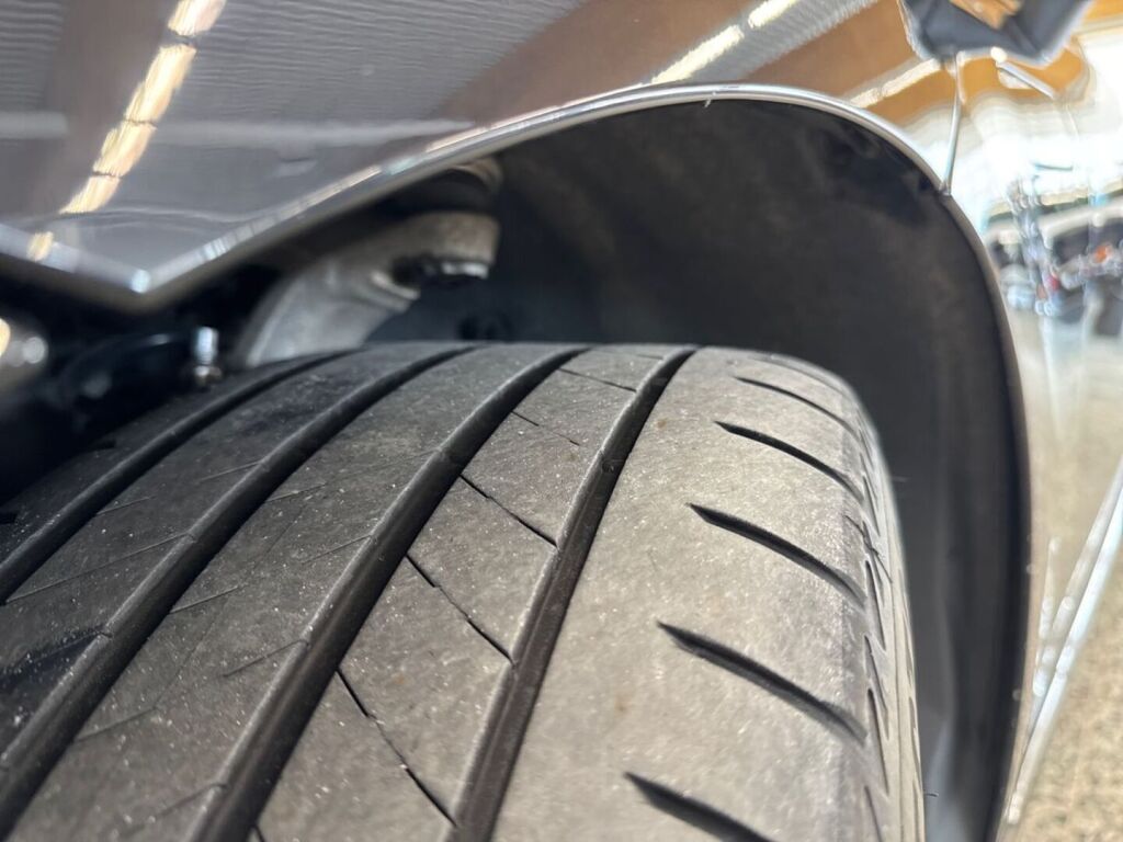 Mercedes-Benz EQE 2023 Musta