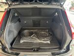 Volvo XC40 2023 Musta