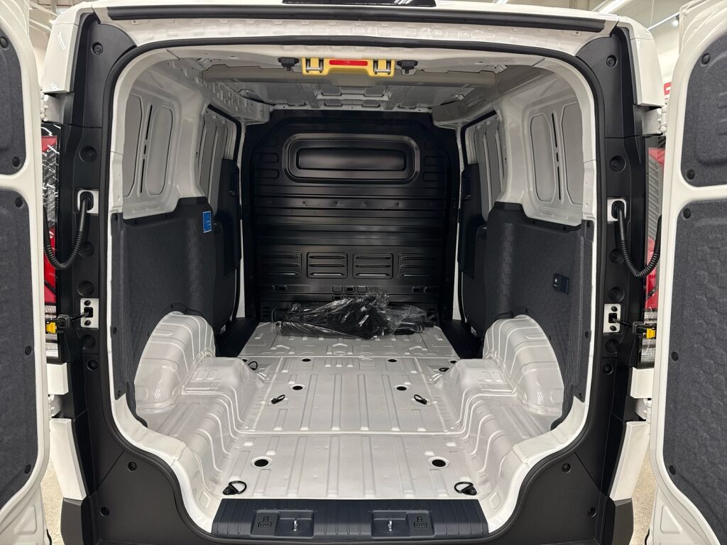 Kia PV5 Cargo 2026 Valkoinen