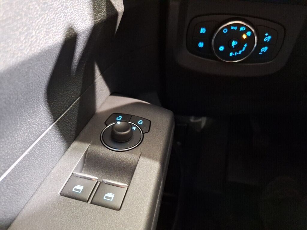 Ford Transit Courier 2026 Valkoinen