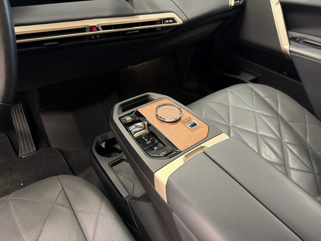 BMW iX 2022 