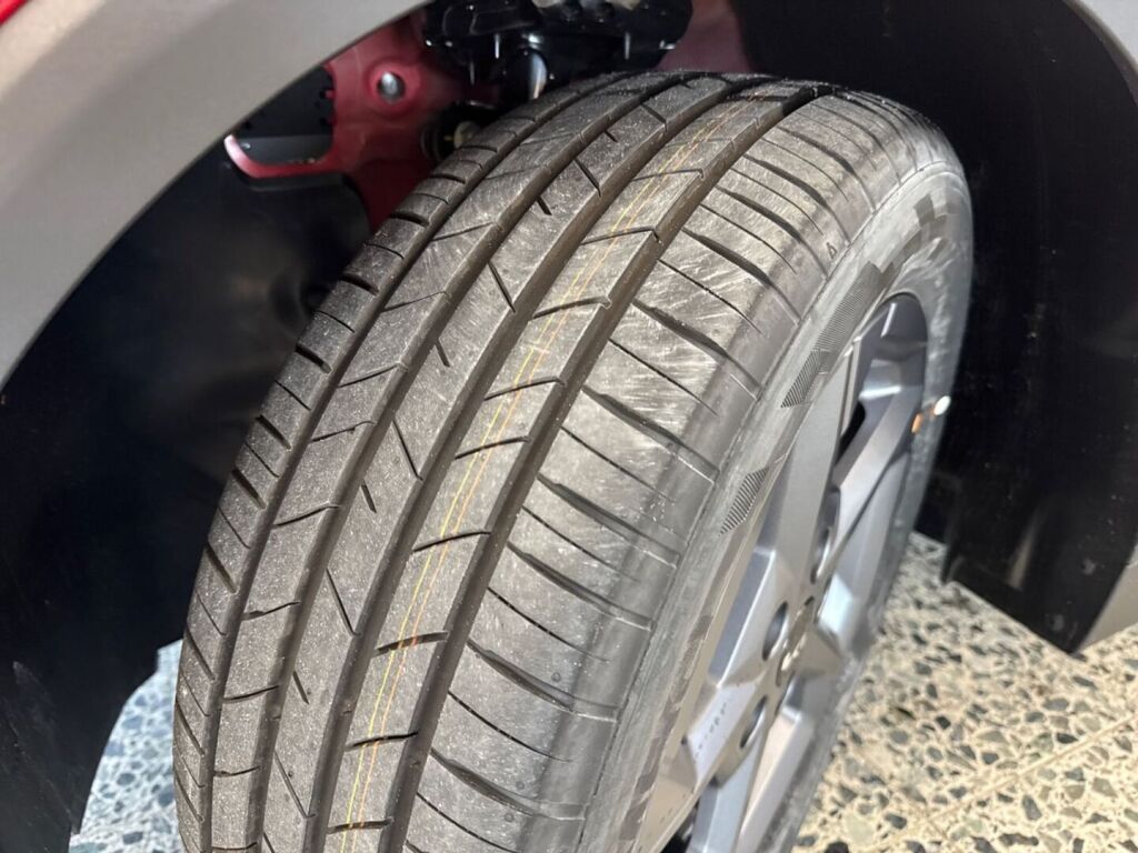 Kia K4 2026 Punainen