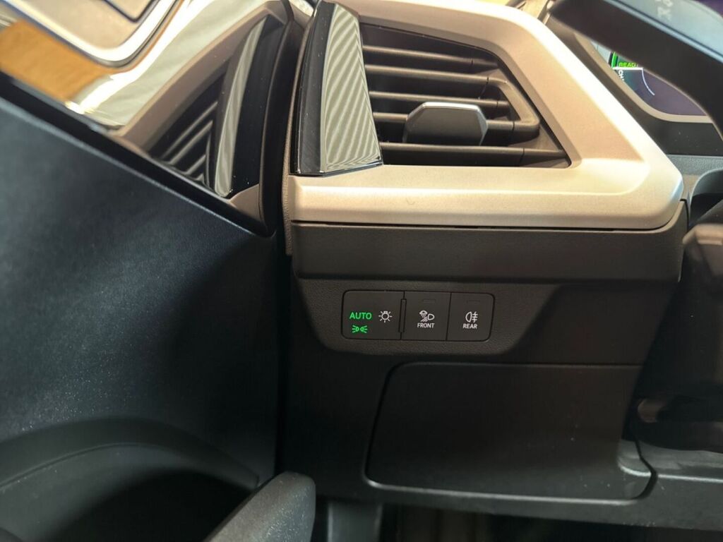 Audi Q4 e-tron 2023 Valkoinen