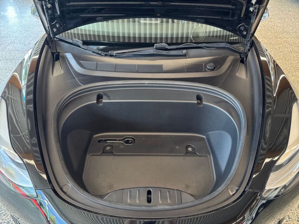Tesla Model 3 2020 Musta