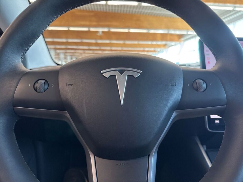 Tesla Model 3 2020 Musta