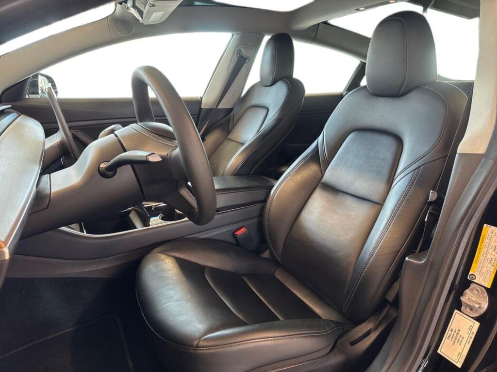 Tesla Model 3 2020 Musta