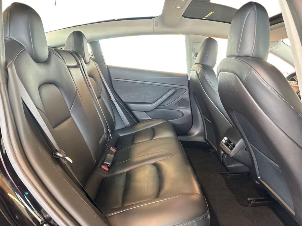 Tesla Model 3 2020 Musta