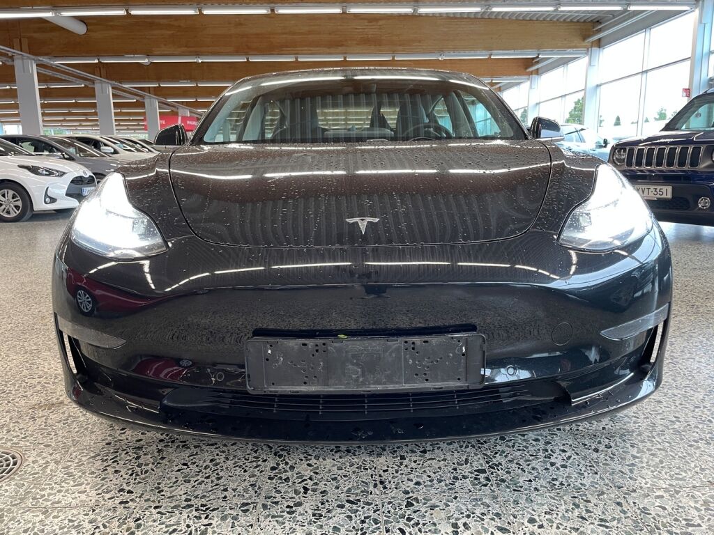 Tesla Model 3 2020 Musta