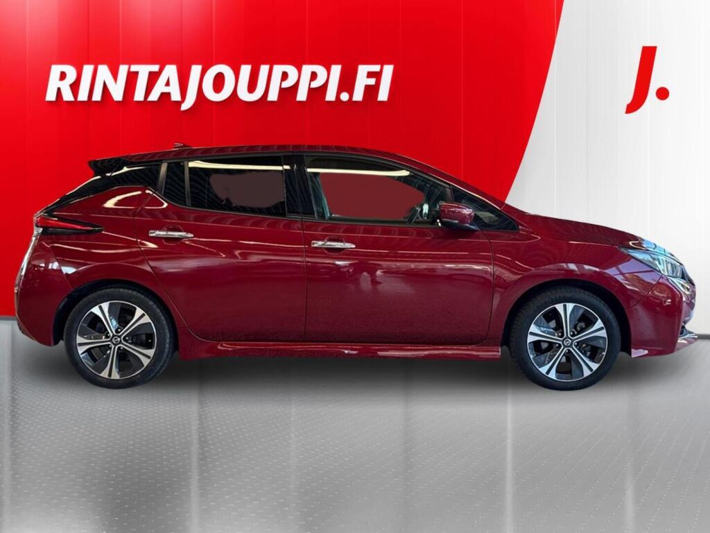 Nissan Leaf 2021 Punainen