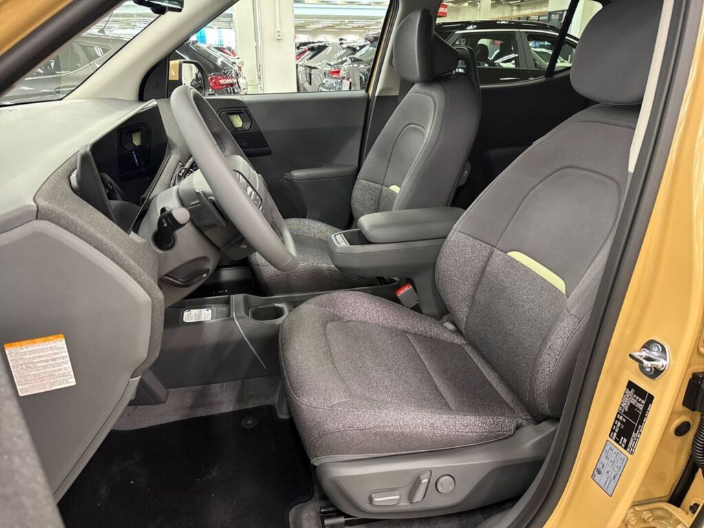 Kia EV2 2026 Ruskea (beige)