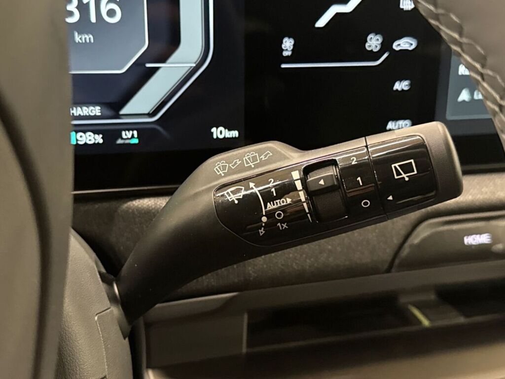 Kia EV2 2026 Ruskea (beige)