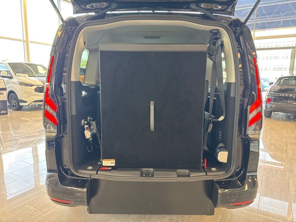 Ford Grand Tourneo Connect 2026 Ink Black