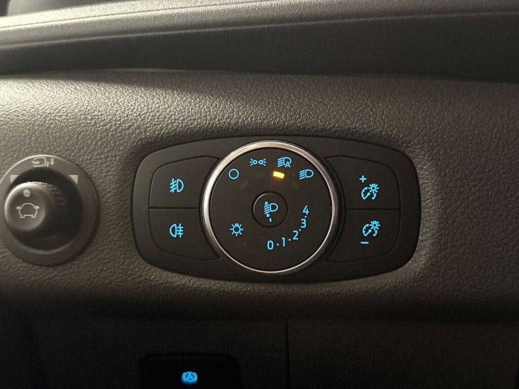 Ford Transit 2026 Musta