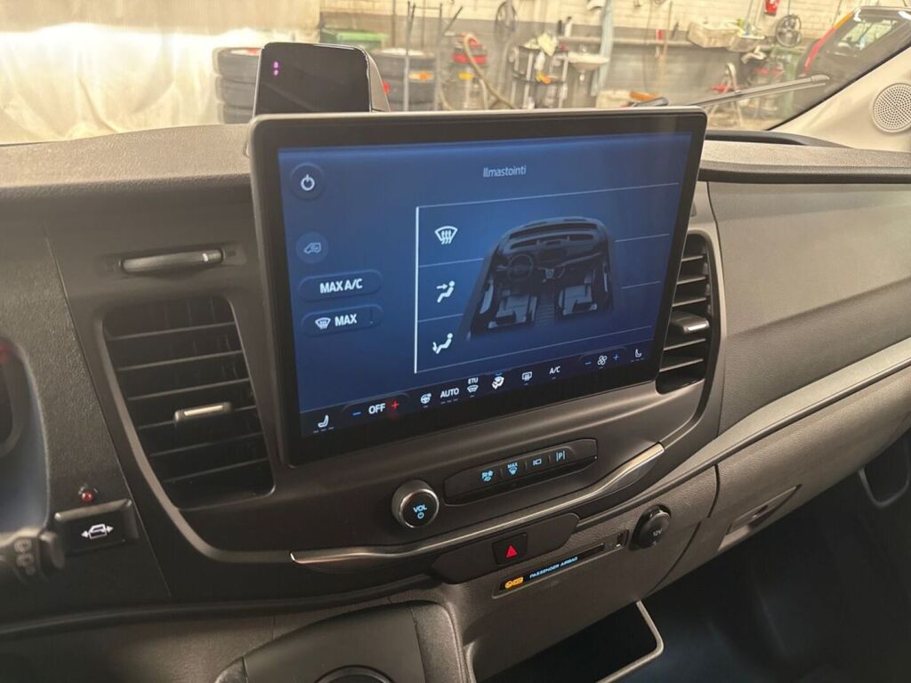 Ford Transit 2026 Musta