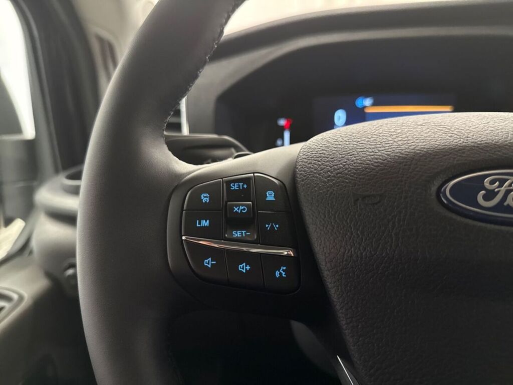 Ford Transit 2026 Musta