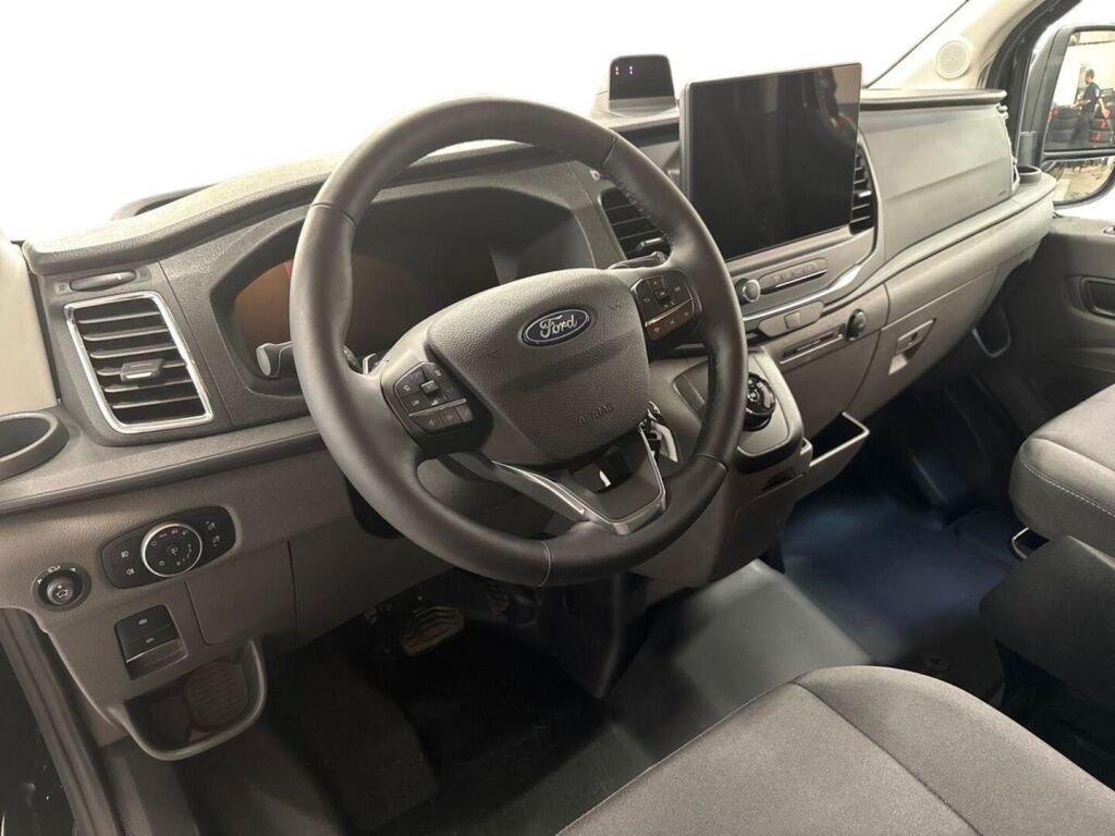 Ford Transit 2026 Musta