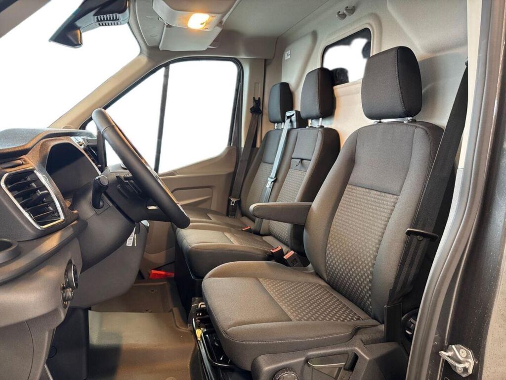 Ford Transit 2026 Agate Black