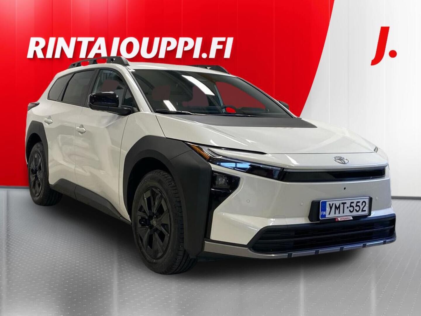Valkoinen Toyota bZ4X Touring