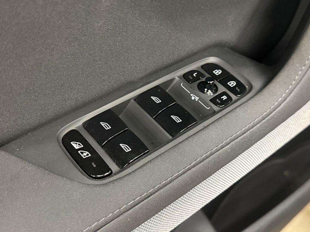 Polestar 2 2023 