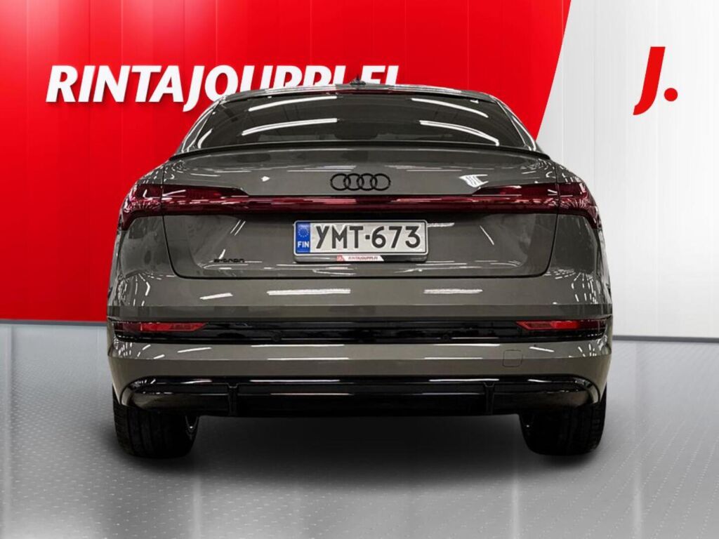 Audi e-tron 2022 