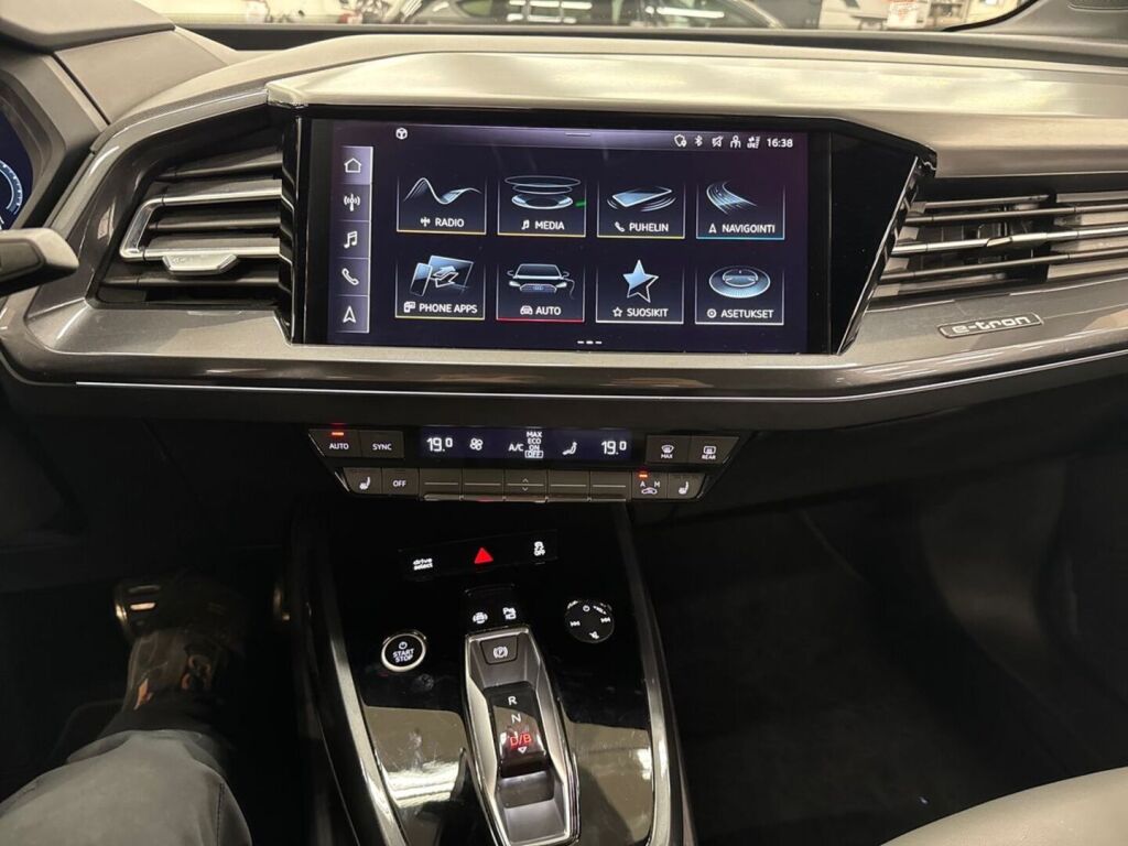 Audi Q4 e-tron 2023 