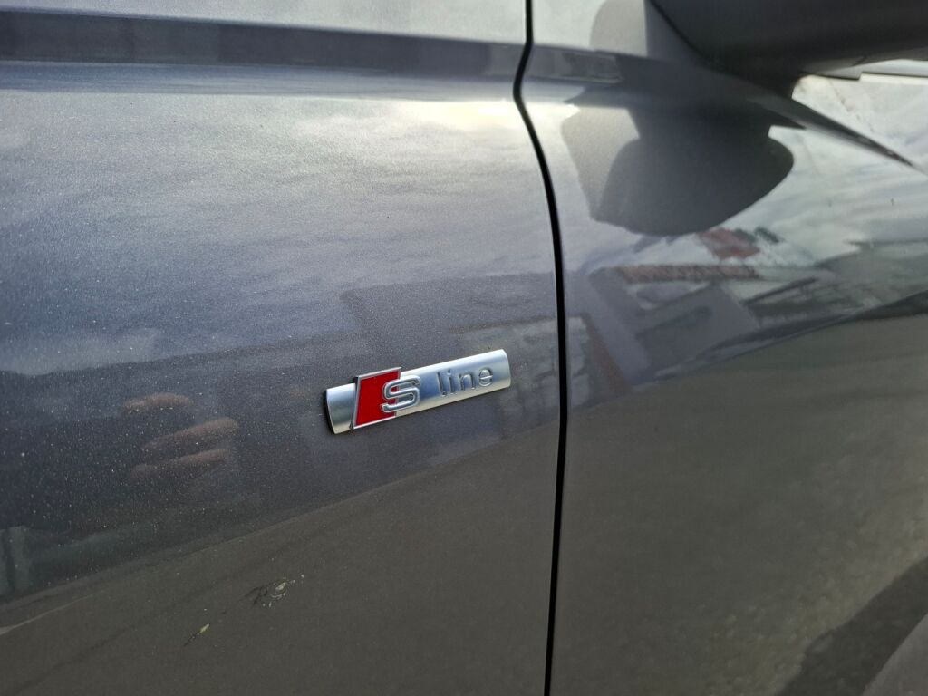 Audi Q4 e-tron 2023 