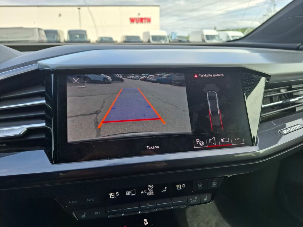Audi Q4 e-tron 2023 