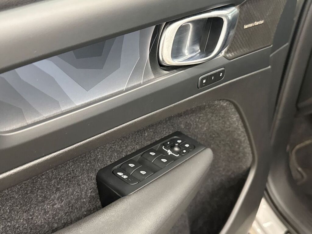 Volvo XC40 2023 