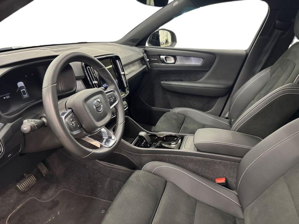 Volvo XC40 2023 