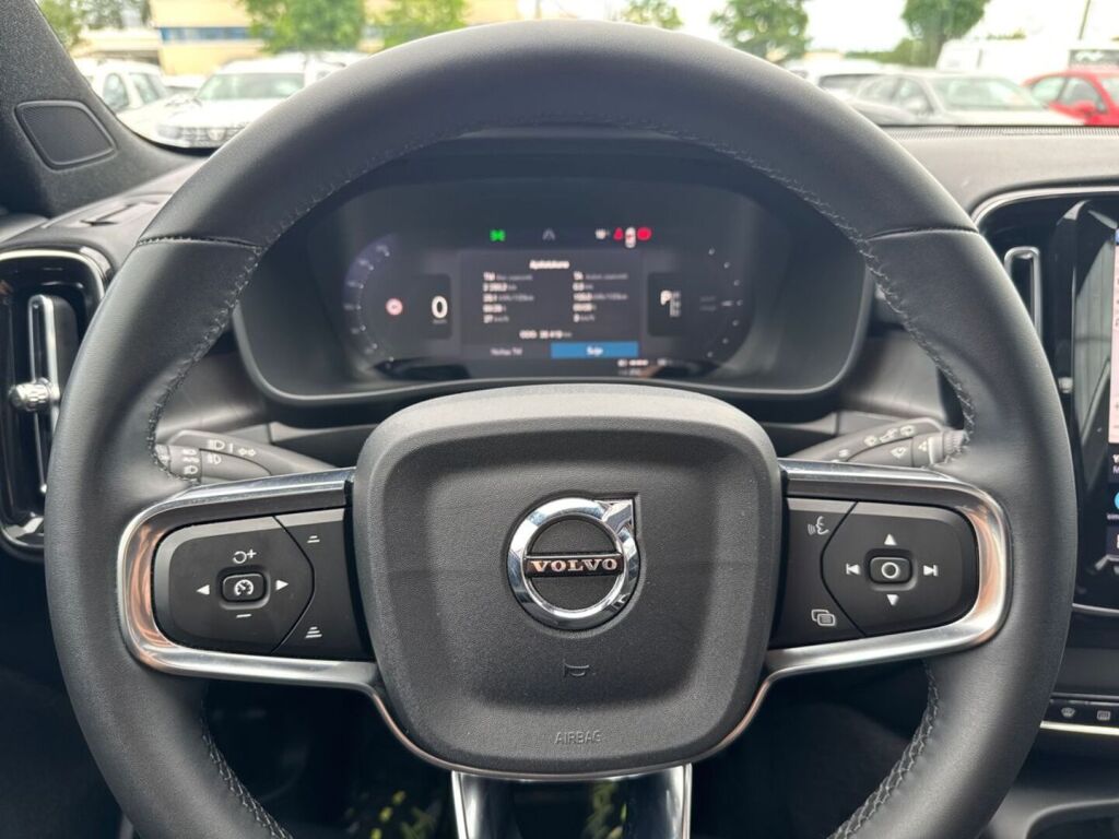 Volvo XC40 2023 