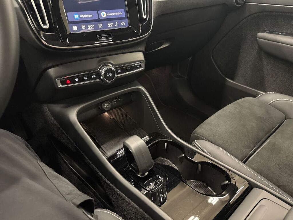 Volvo XC40 2023 