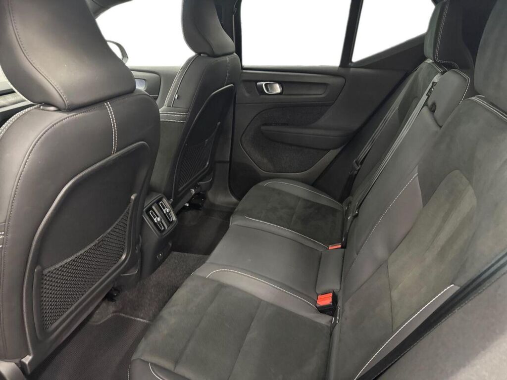 Volvo XC40 2023 
