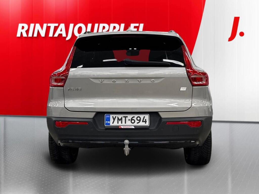 Volvo XC40 2023 