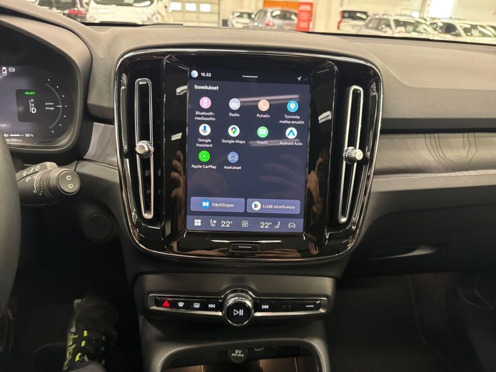 Volvo XC40 2023 