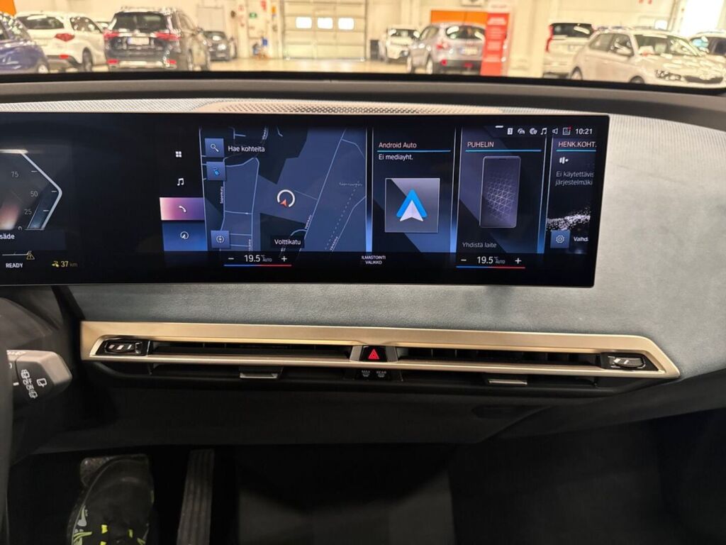 BMW iX 2022 Musta
