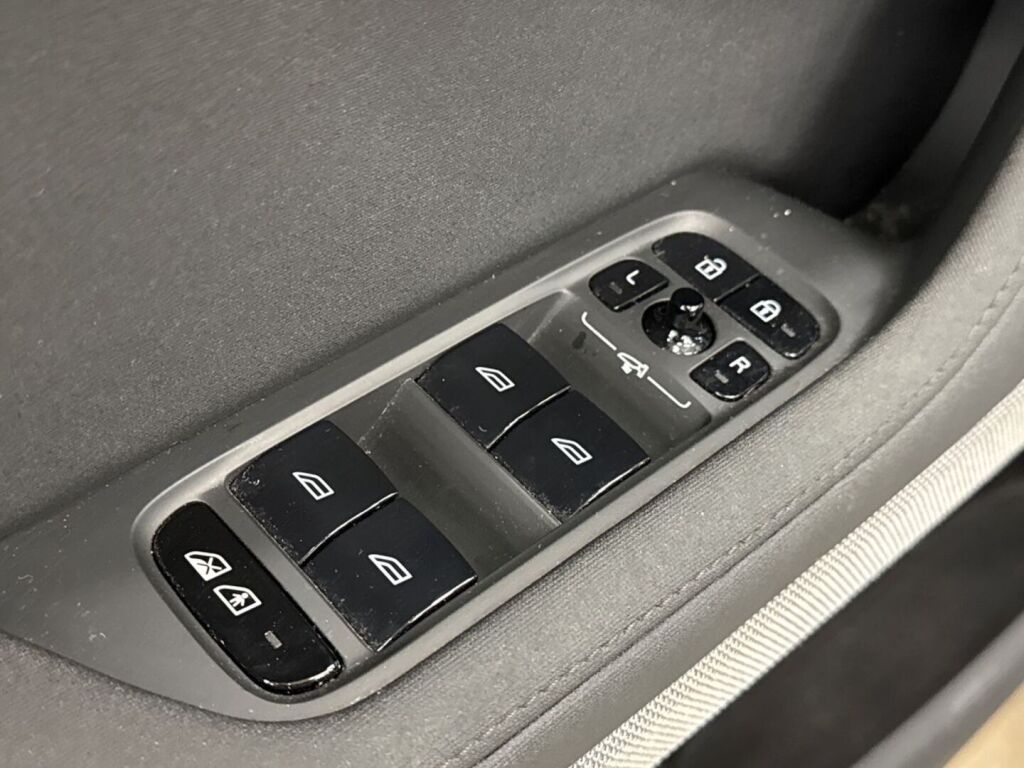 Polestar 2 2021 Sininen