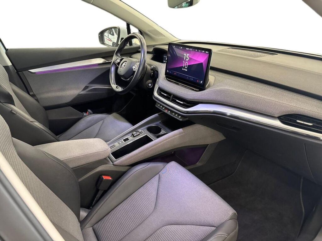Skoda Enyaq 2021 Valkoinen