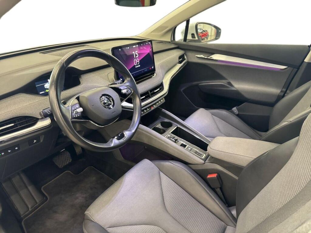 Skoda Enyaq 2021 Valkoinen