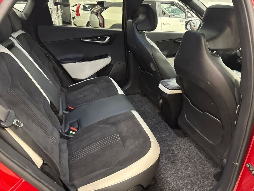 Kia EV6 2022 Punainen
