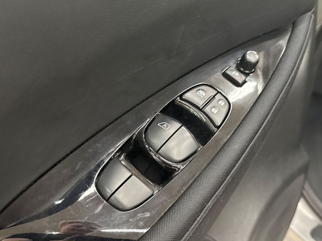 Nissan LEAF 2021 