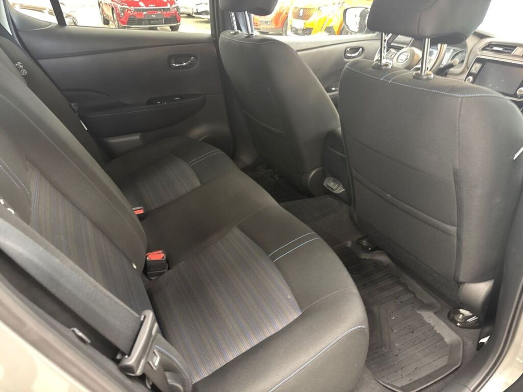 Nissan LEAF 2021 