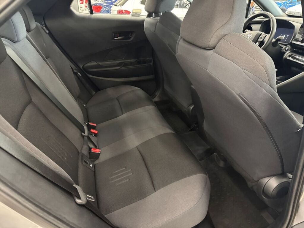 Toyota C-HR 2025 met.hopea