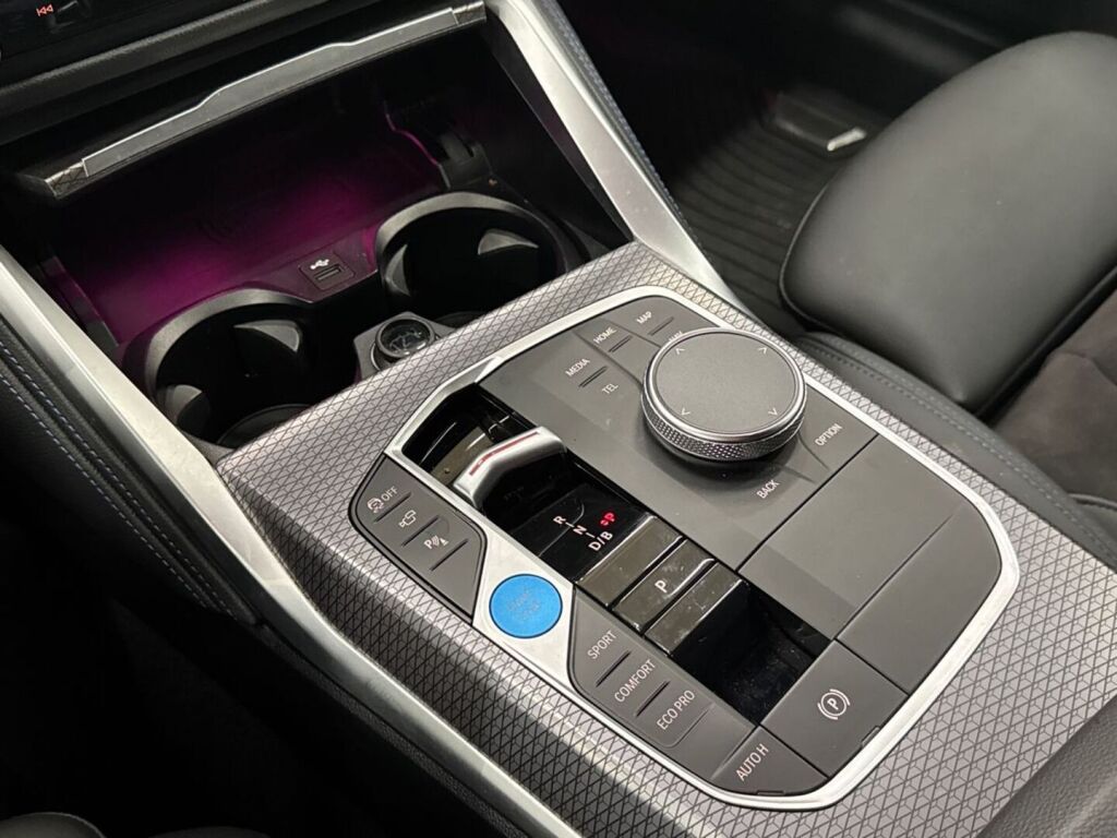 BMW I4 M50 2024 Musta (Black Sapphire Metallic)