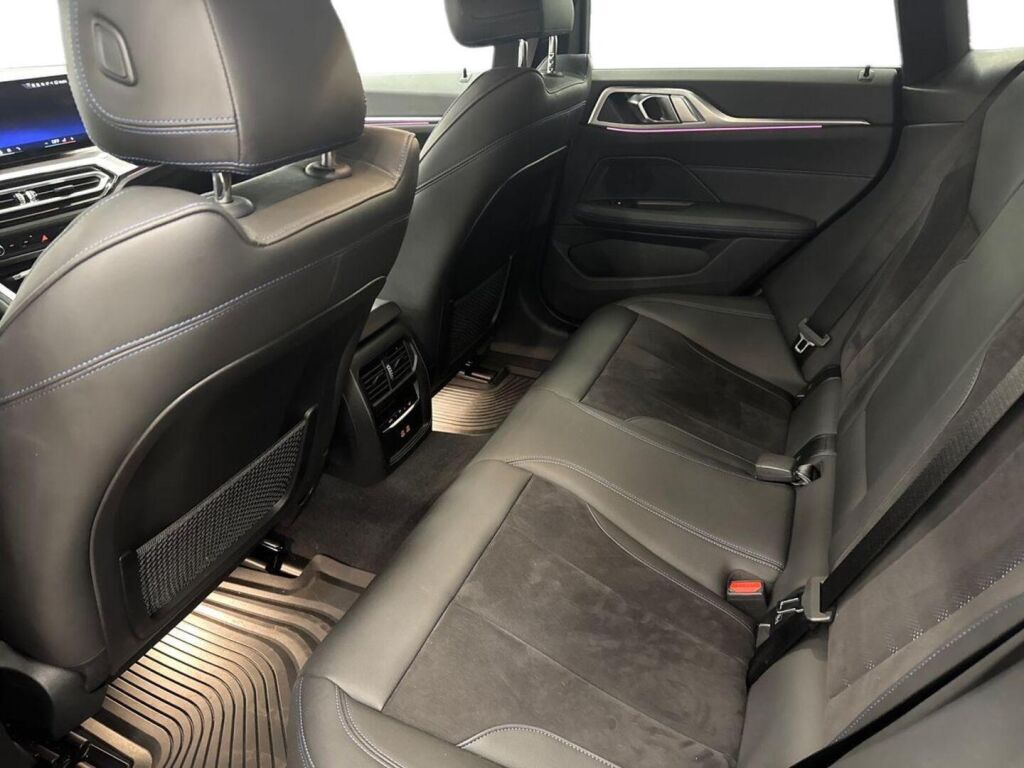 BMW I4 M50 2024 Musta (Black Sapphire Metallic)