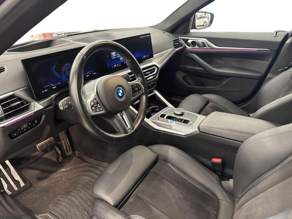 BMW I4 M50 2024 Musta (Black Sapphire Metallic)