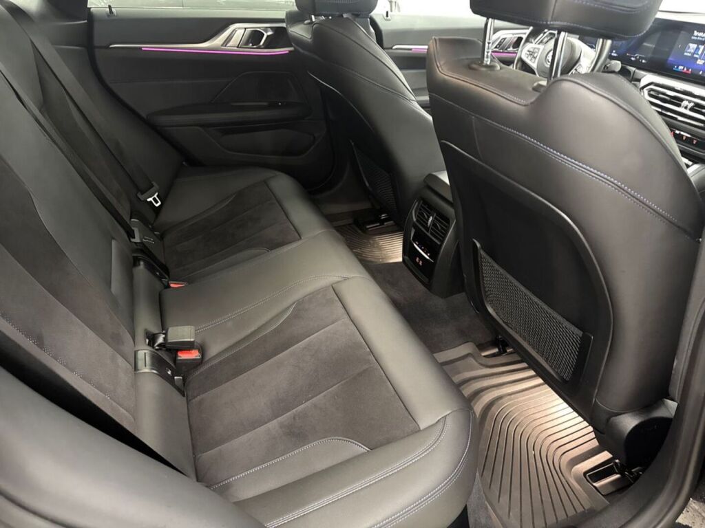 BMW I4 M50 2024 Musta (Black Sapphire Metallic)