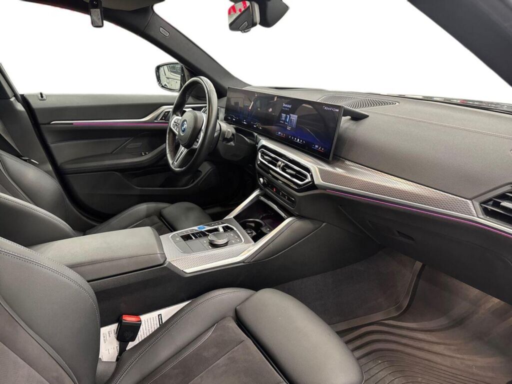 BMW I4 M50 2024 Musta (Black Sapphire Metallic)