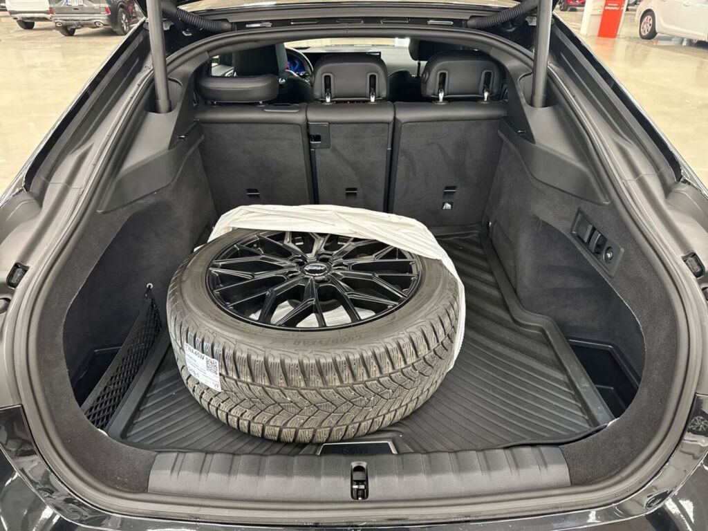 BMW I4 M50 2024 Musta (Black Sapphire Metallic)