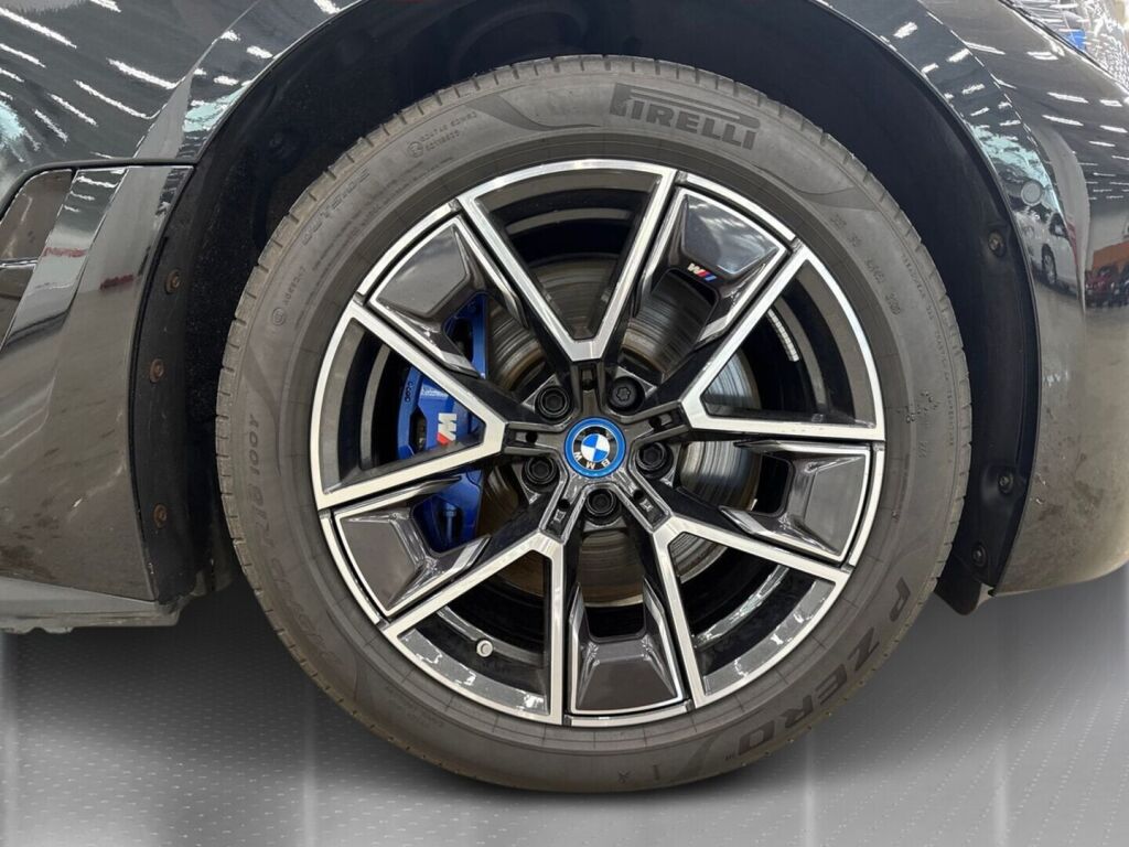 BMW I4 M50 2024 Musta (Black Sapphire Metallic)