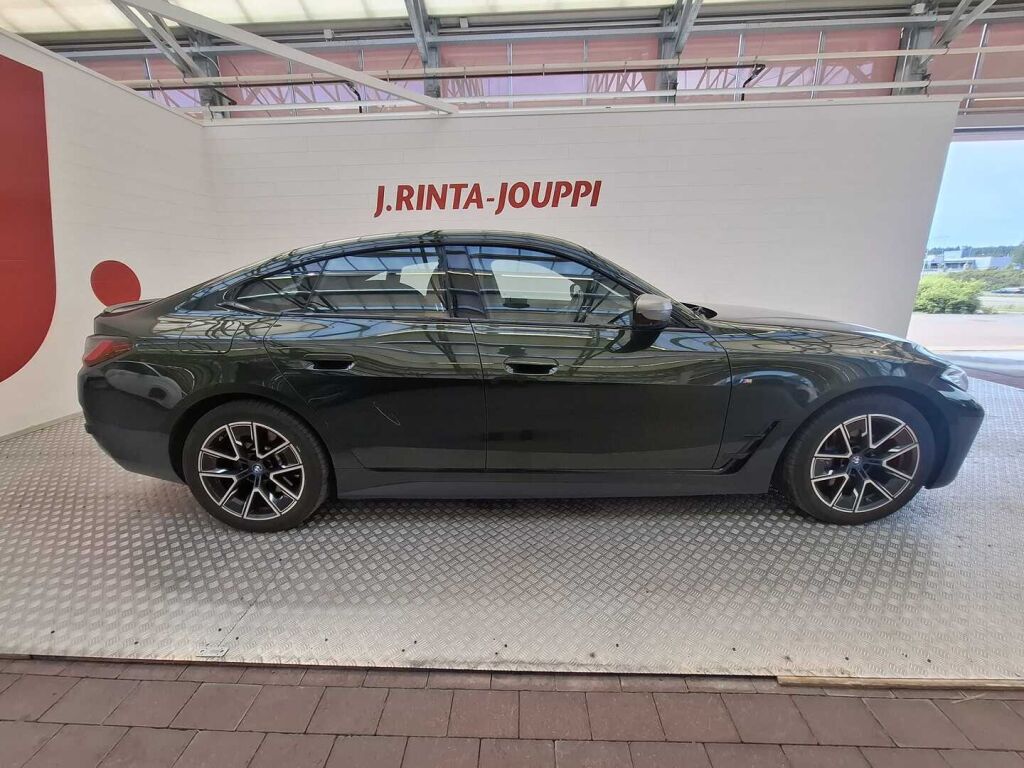 BMW i4 2024 Metalli vihreä(Sanremo Green)